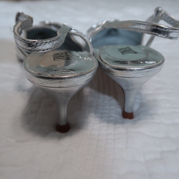 ZARA Silver Metallic Kitten Heel Shoes 39 - Picture 9 of 12